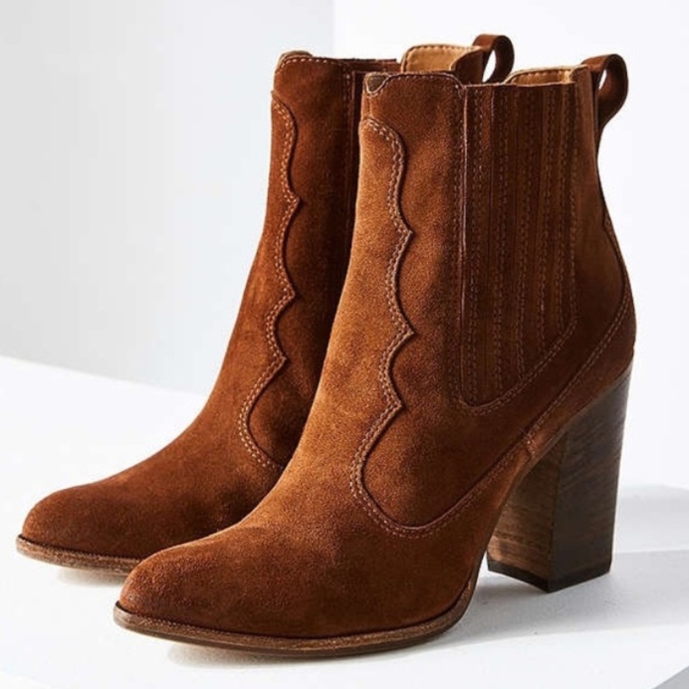 Dolce Vita Conway Chelsea Booties